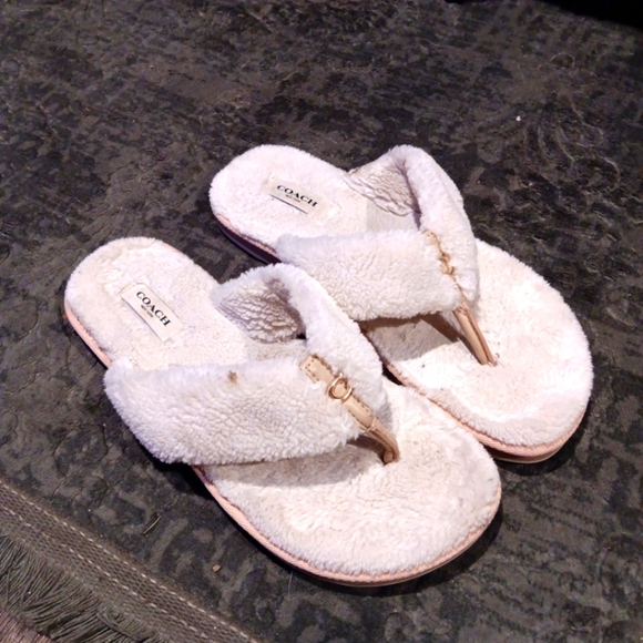 Coach Hamilton Beige  Faux Fur Flip-flop  Flat Thong Sandals  Women's Sz 8 - Picture 1 of 5